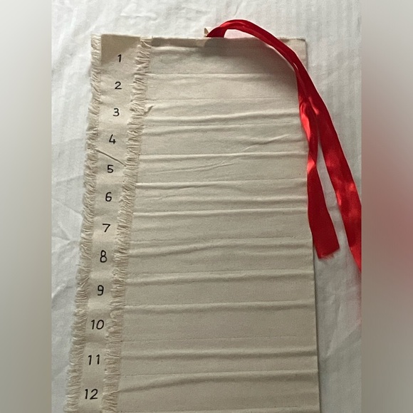 Artist pencil / brushes roll / wall display  canvas Advent Calendar Red Ribbon - Picture 2 of 11